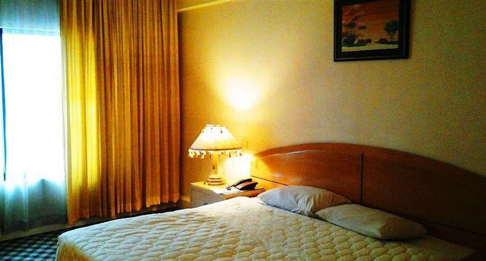 Hotel Washington Dhaka Esterno foto